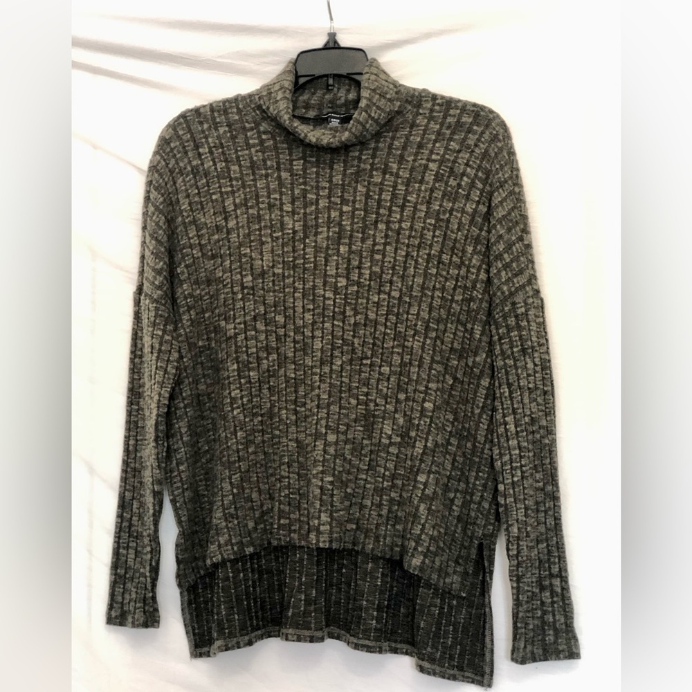 American Eagle Long sleeved top